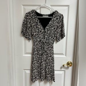 Abercrombie & Fitch black and beige floral short sleeve tea dress, size S